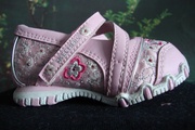 Продам детские туфли,  фирмы Skechers,  цвет розовый,  раз.18.5